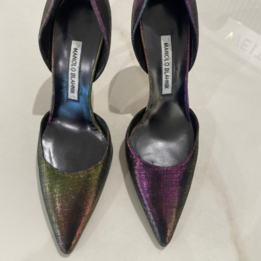 Manolo Blahnik Pumps Sz 38 Barely used.